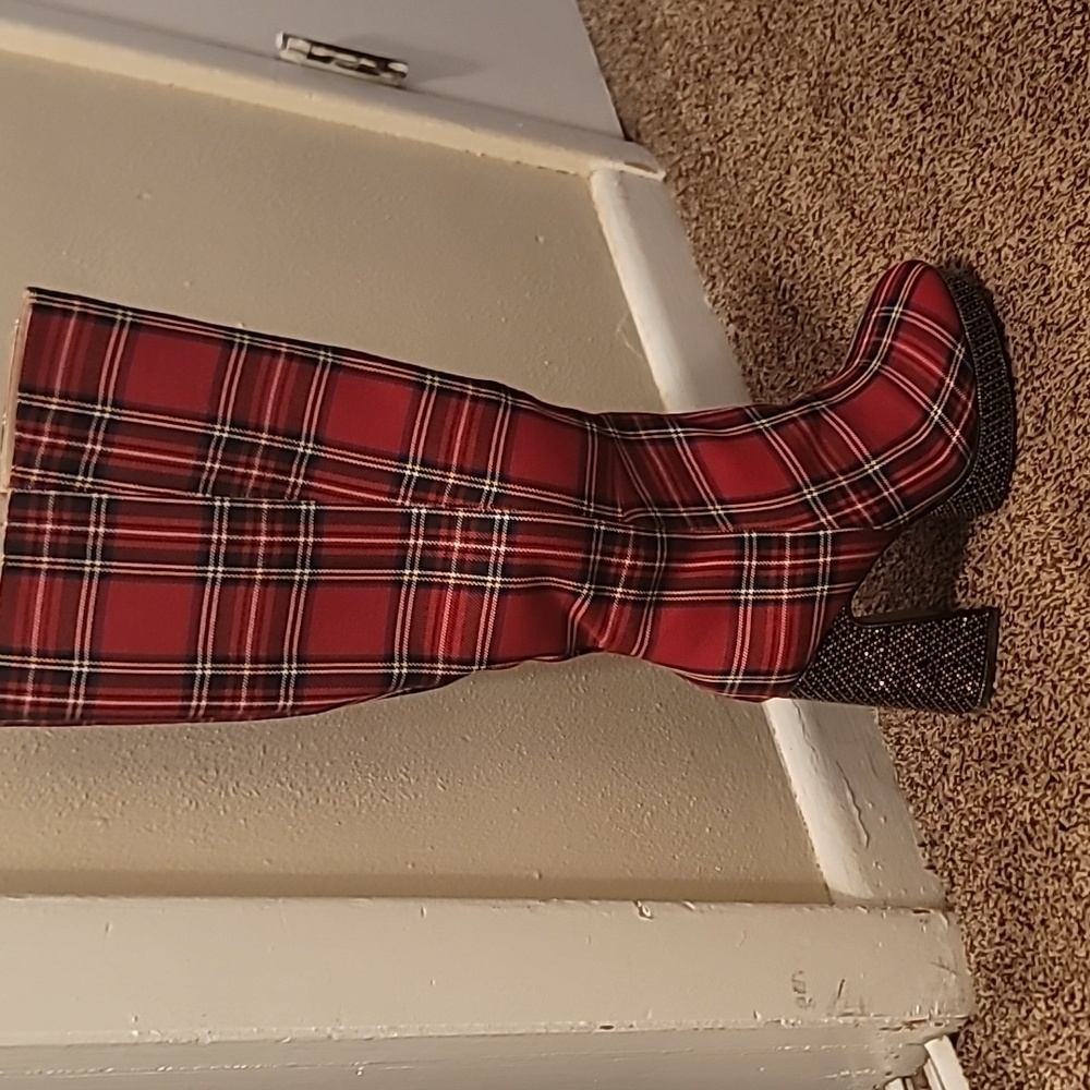Betsey JohnsonValeriaTallPlatformBoot Plaid Rhinestone sparkly never worn size10